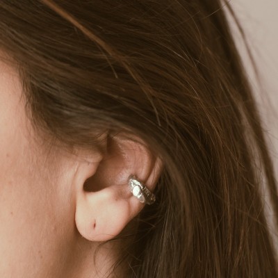 Ear cuff