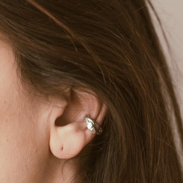 Ear cuff